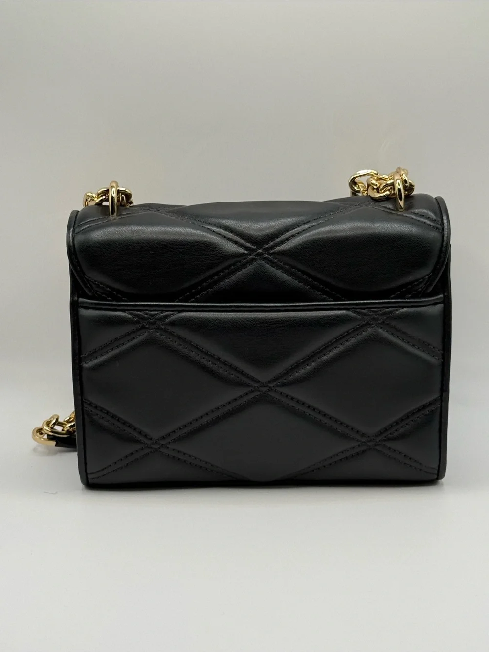 Michael Kors Black Quilted Leather Shoulder Bag with Gold Chain Pre-Owned